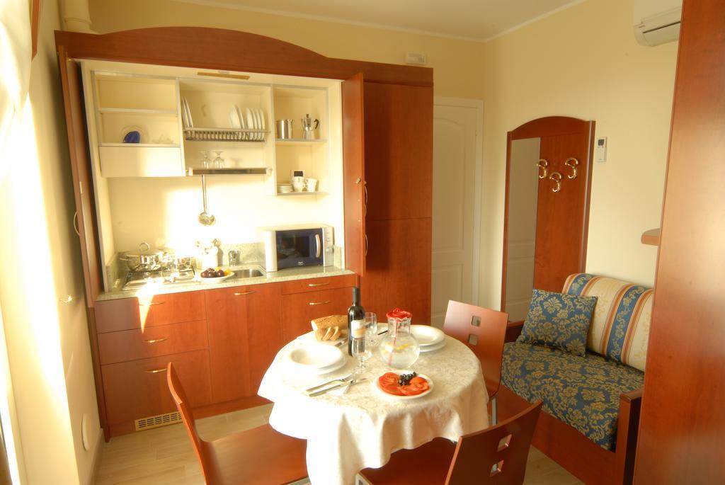 Residence Costa Smeralda Grottammare Cameră foto